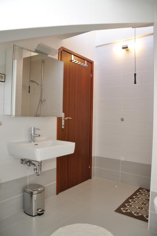 Apartament Crobeg *