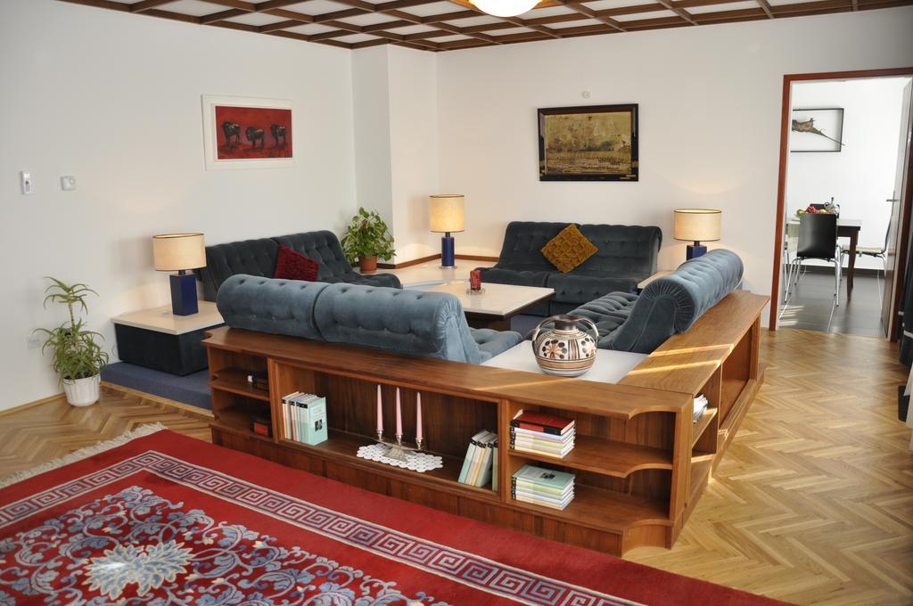 Apartament Crobeg *